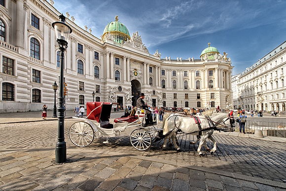 Vienna - the metropolis is located in the east of the country