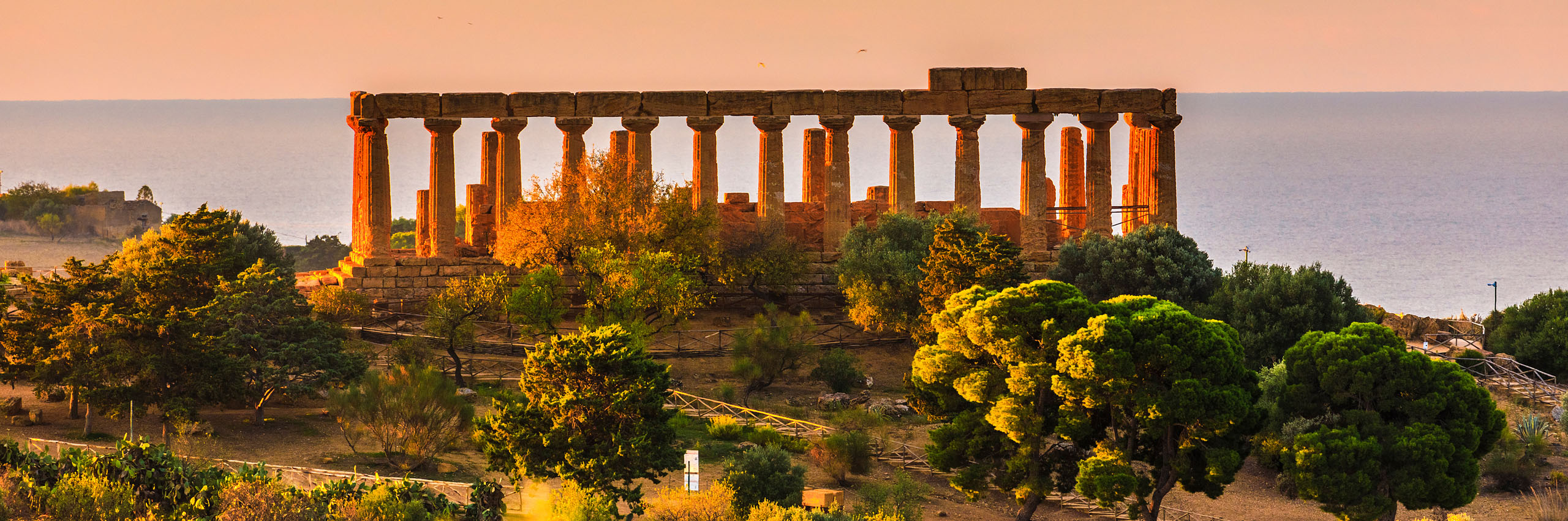 41098098 | Italy/Sicily, Agrigento district, Agrigento, Valley of the Temples | © Alessandro Saffo/HUBER IMAGES